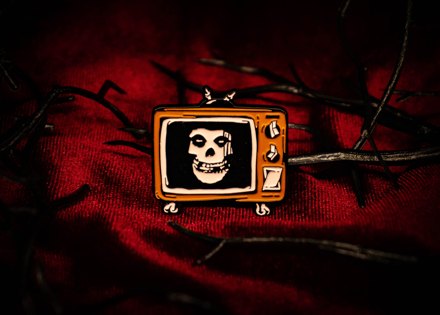 "Misfits Scull TV" Small Enamel Pin